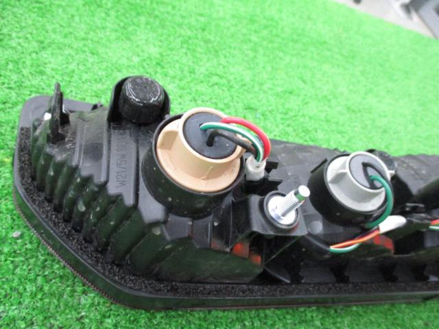 Suzuki genuine JB64
Only the right lens