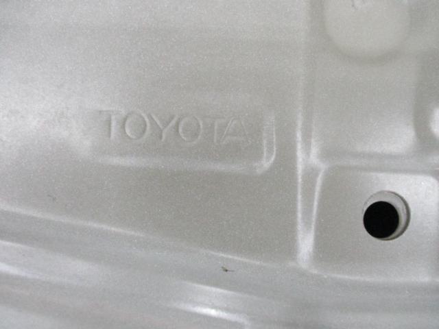 【トヨタ純正】ハイエース ボンネット