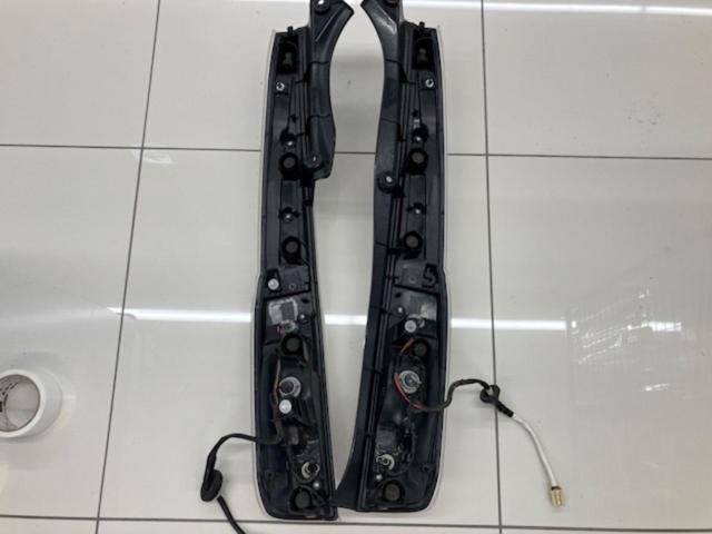 【ダイハツ純正】LA100S/LA110後期型ムーブカスタム純正LEDテールランプ