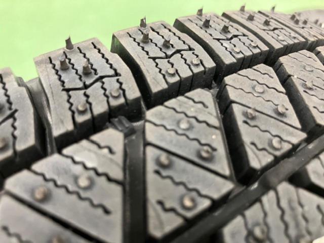 BRIDGESTONE ECO
FORME
SE-23 + BRIDGESTONE
BLIZZAK
VRX3
165 / 65R14