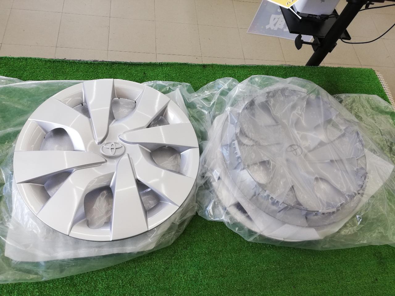 Toyota genuine
Genuine Vitz 130 series wheel caps, 14-inch