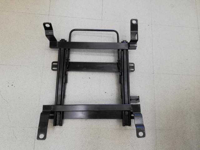 メーカー不明 シートレール 【H051】フィットGD1･2 運転席側