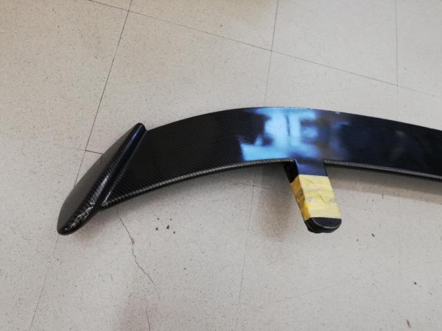 メーカー不明 汎用カーボン調ルーフスポイラー