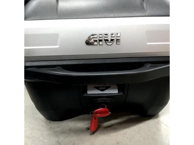 【GIVI】 BOLDモノロックケース