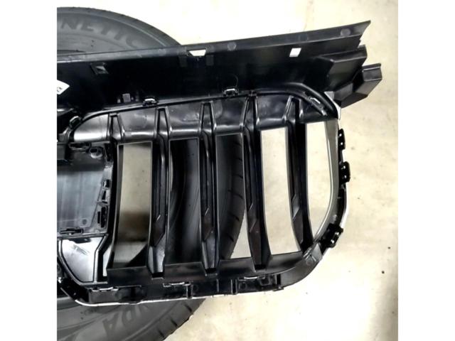 BMW X1 U11/12純正フロントグリル