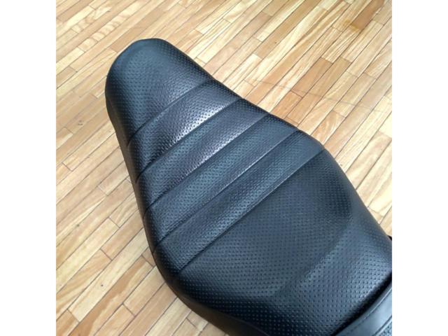 程度良好!! 【Harley-Davidson】 スポーツスターXL883R純正シート