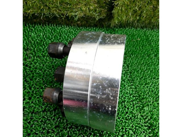 Reason for sale, manufacturer unknown.
Wide tread spacer