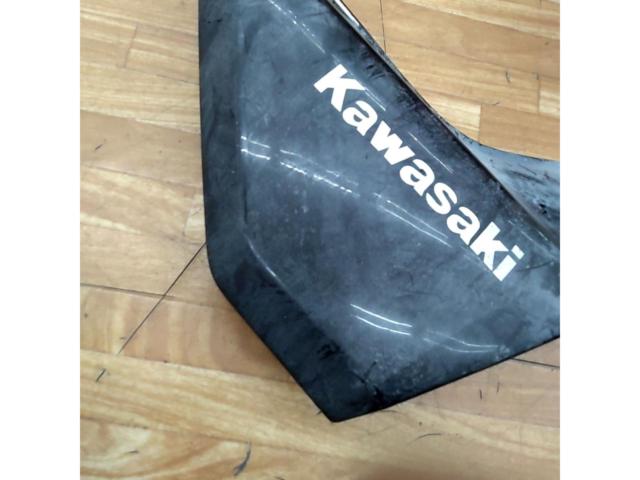 塗装ベースに!! 【KAWASAKI】 ZRX400純正右側サイドカバー 36001-1529
