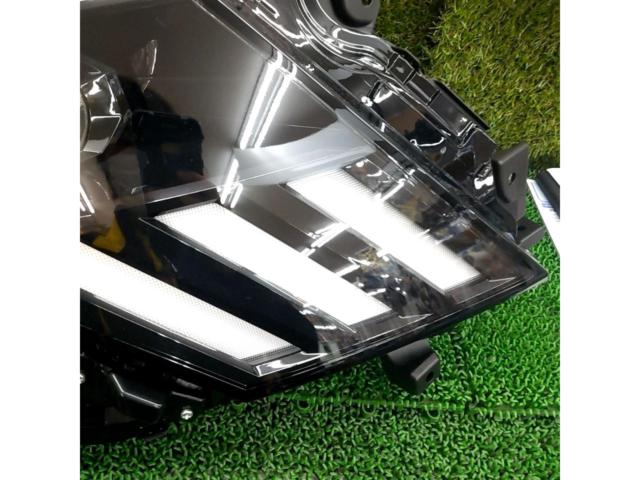 程度良好!! 【日産純正】 C28/セレナ ハイウェイスターV純正運転席側LEDヘッドライト