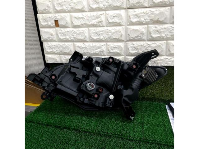 程度良好!! 【日産純正】 C28/セレナ ハイウェイスターV純正運転席側LEDヘッドライト