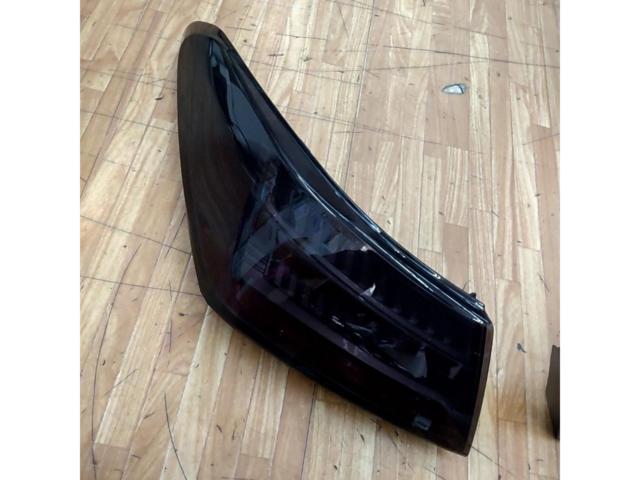 大幅値下げ!!カムリ!! 【HMT】 フルLEDスモークテールレンズ シーケンシャルウインカー