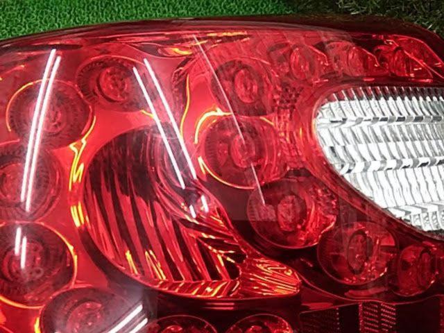 最終大幅値下げ!! 【日産純正(NISSAN)】 Y51/フーガ前期純正助手席外側テールレンズ