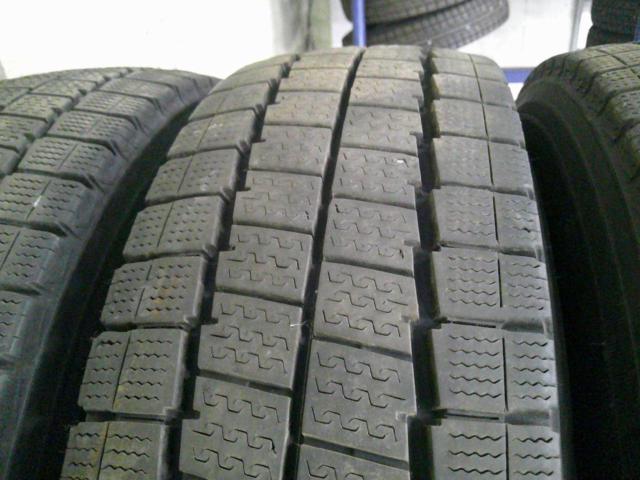 DUNLOP WINTERMAXX LV01