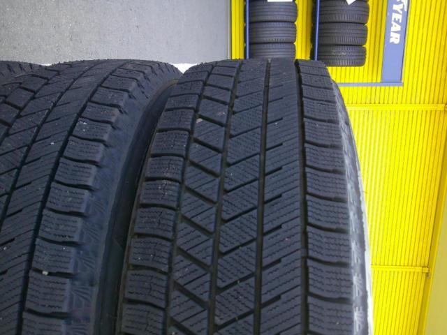BRIDGESTONE
BLIZZAK
VRX3
Tires only sold