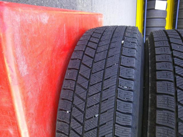 BRIDGESTONE
BLIZZAK
VRX3
Tires only sold