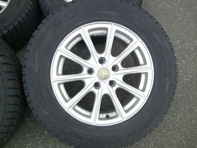 BRIDGESTONE BLIZZAK DM-V1 + BRIDGESTONE ECO FORME CRS15
