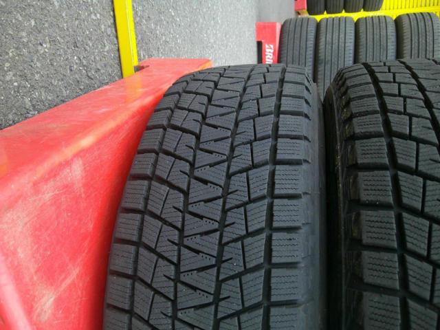 BRIDGESTONE BLIZZAK DM-V1 + BRIDGESTONE ECO FORME CRS15