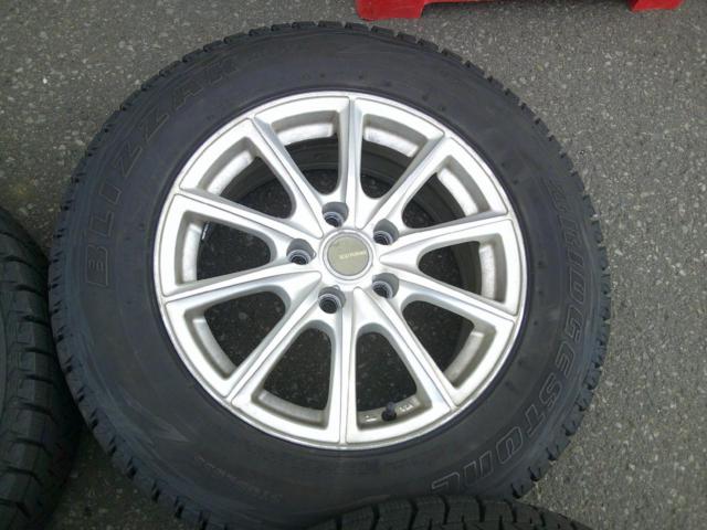 BRIDGESTONE BLIZZAK DM-V1 + BRIDGESTONE ECO FORME CRS15