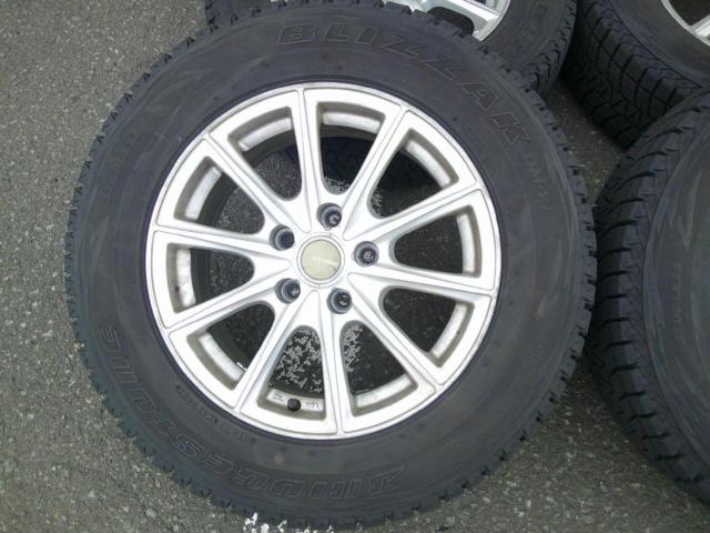 BRIDGESTONE BLIZZAK DM-V1 + BRIDGESTONE ECO FORME CRS15