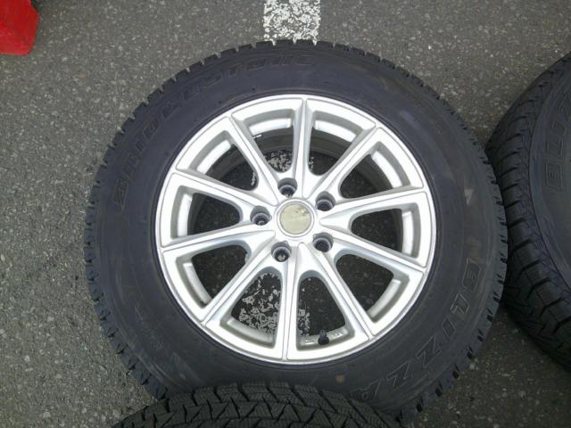 BRIDGESTONE BLIZZAK DM-V1 + BRIDGESTONE ECO FORME CRS15