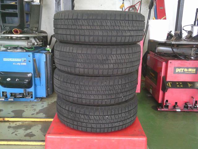 BRIDGESOTNE BLIZZAKVRX2 + トヨタ 160系カローラフィールダー純正ホイール