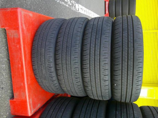 Nissan
Days original wheel
+ DUNLOP
ENASAVE
EC300 +