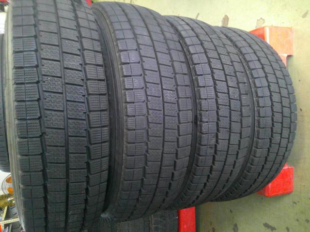 DUNLOP WINTERMAXX LV01 + weds WILD CRUISING NT01