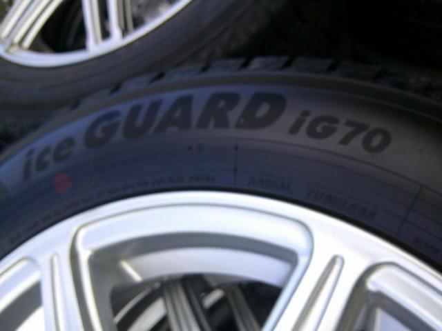 YOKOHAMA iceGUARD iG70 + TOP RUN R7