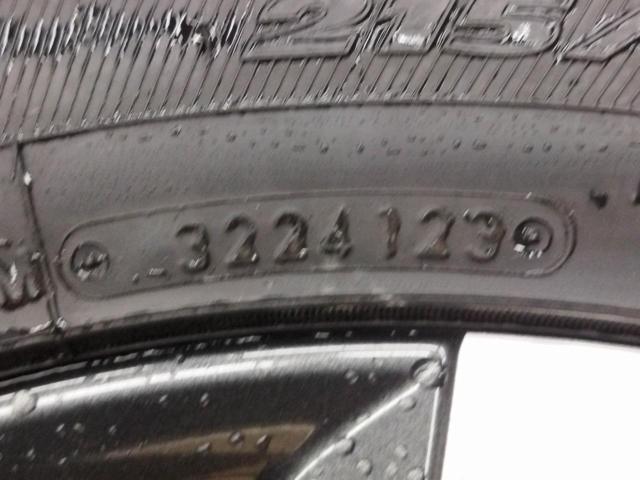 【人気☆スタッドレスセット!】 トヨタ ノア&ヴォクシー (ハイブリッド) S-Z グレード 純正 + TOYO OBSERVE GARIT GIZ 215/50R17 2023年モデル
