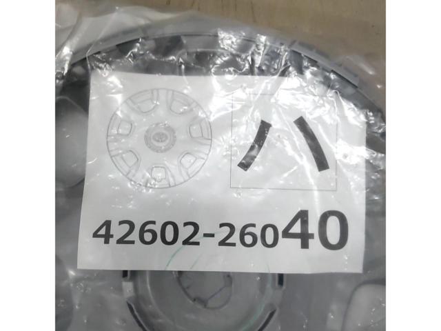 トヨタ (TOYOTA) 200系ハイエース (4型～) 純正ホイールカバー  品番:42602-26040