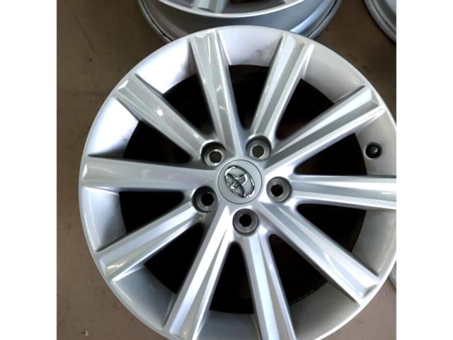 Toyota genuine
50 series Camry original wheel
