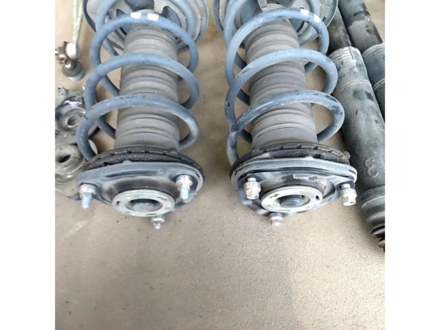 TOYOTA
80 system VOXY
Late genuine suspension kit