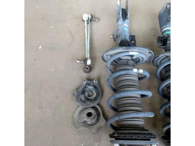 TOYOTA
80 system VOXY
Late genuine suspension kit