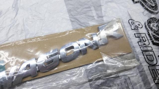 SUZUKI genuine
emblem