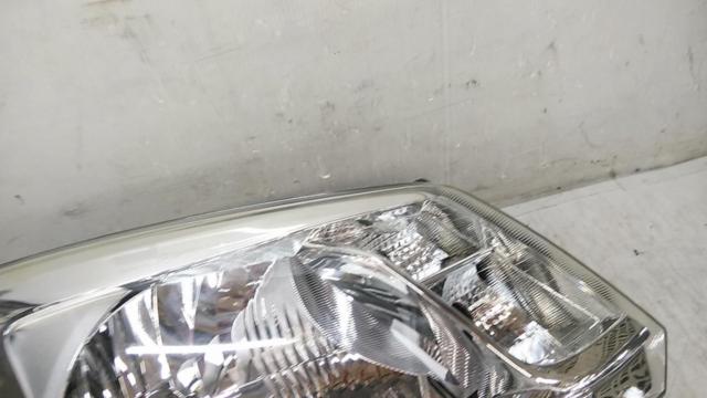 Only the right side is a genuine DAIHATSU part.
Headlight