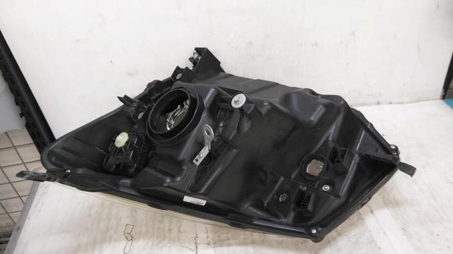 Only the right side is a genuine DAIHATSU part.
Headlight