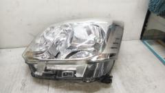 Only on the left side DAIHATSU genuine
Headlight