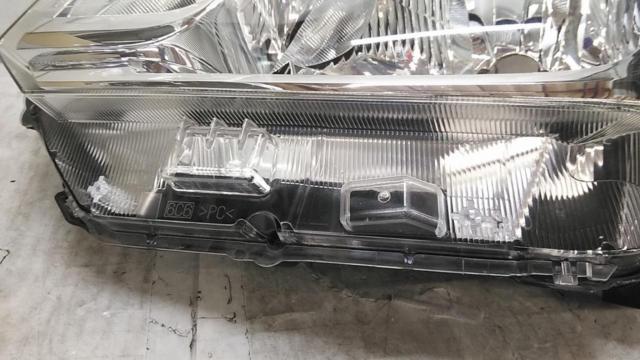 Only on the left side DAIHATSU genuine
Headlight
