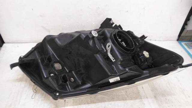 Only on the left side DAIHATSU genuine
Headlight