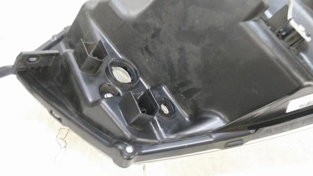 Only on the left side DAIHATSU genuine
Headlight