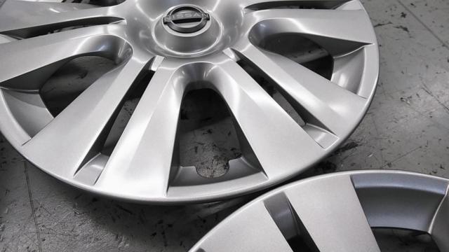 Set of 4 genuine Nissan parts
Wheel cap