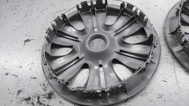 Set of 4 genuine Nissan parts
Wheel cap
