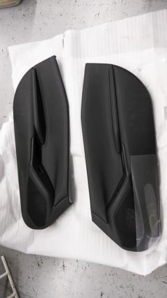 2-piece genuine Mazda parts
Door lining
