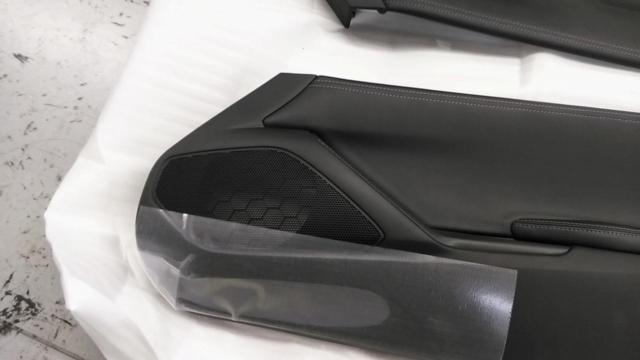 2-piece genuine Mazda parts
Door lining