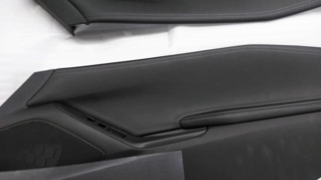2-piece genuine Mazda parts
Door lining