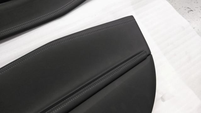 2-piece genuine Mazda parts
Door lining