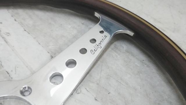 MOMO California WOOD(モモ カリフォルニア ウッド)