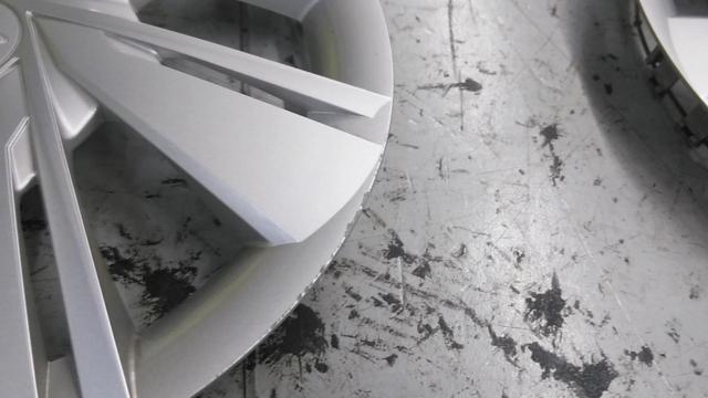 【4分割】DAIHATSU純正 ホイールキャップ