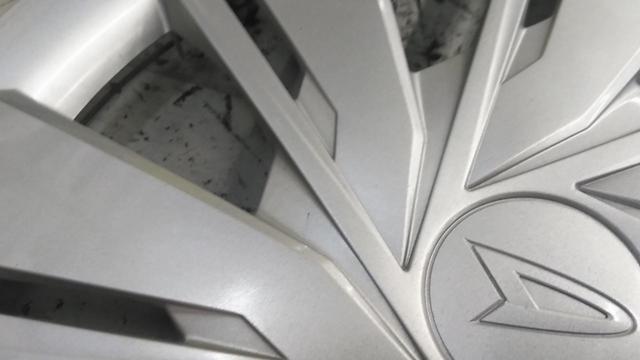 【4分割】DAIHATSU純正 ホイールキャップ