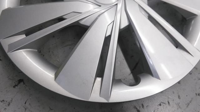 【4分割】DAIHATSU純正 ホイールキャップ